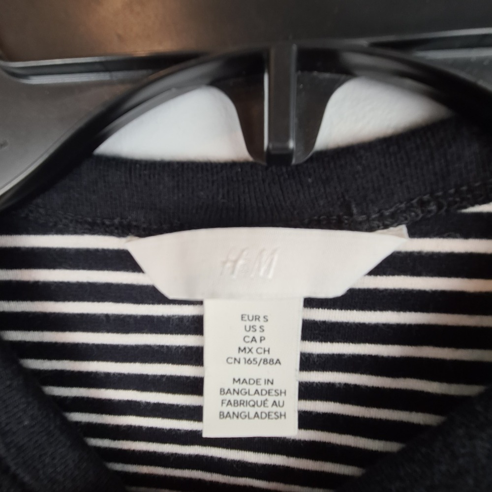 H&M Womens Black White Stripped T-Shirt Small Short Sleeve Crew Neck Cropped Top - Picture 2 of 6